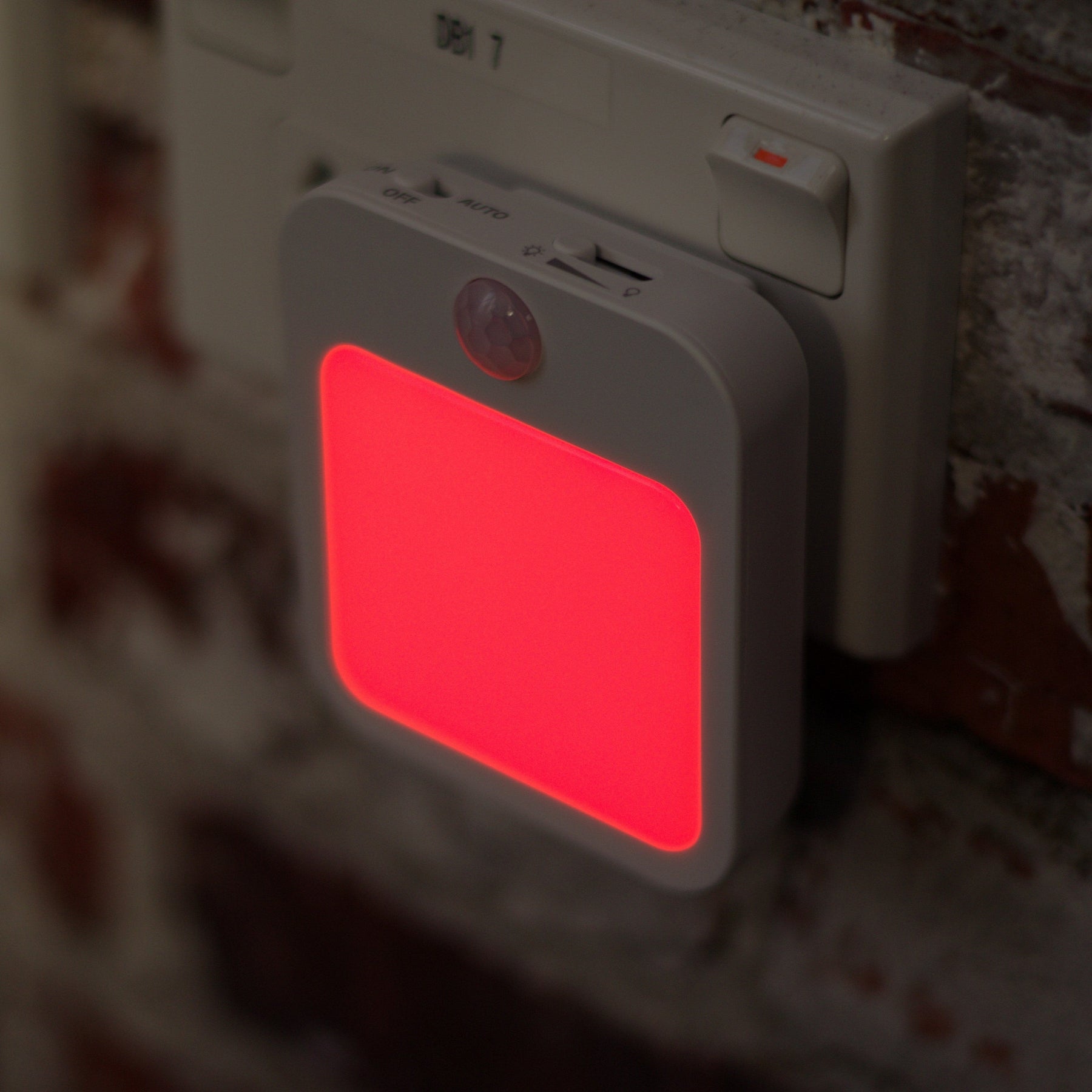 Twilight Deluxe Plugin Red Night Light